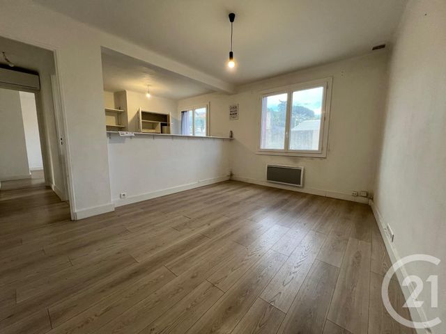 Appartement T3 à vendre - 3 pièces - 56.72 m2 - TOULON - 83 - PROVENCE-ALPES-COTE-D-AZUR - Century 21 Le Mourillon