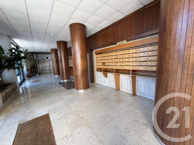 Appartement F3 à louer - 3 pièces - 69.75 m2 - TOULON - 83 - PROVENCE-ALPES-COTE-D-AZUR - Century 21 Le Mourillon