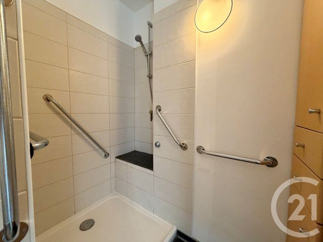 Appartement F3 à louer - 3 pièces - 69.75 m2 - TOULON - 83 - PROVENCE-ALPES-COTE-D-AZUR - Century 21 Le Mourillon