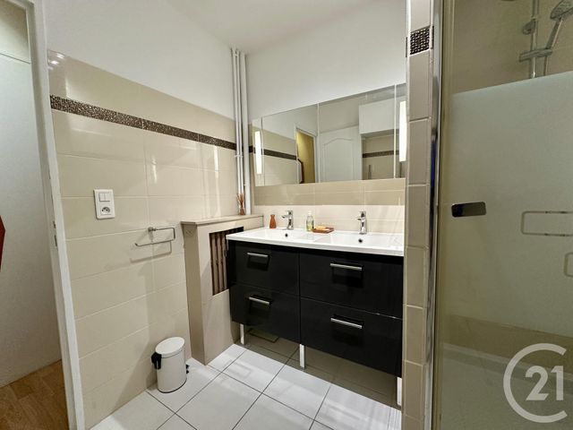 Afficher la photo en grand Appartement à vendre - 3 pièces - 53.2 m2 - TOULON - 83 - PROVENCE-ALPES-COTE-D-AZUR - Century 21 Le Mourillon