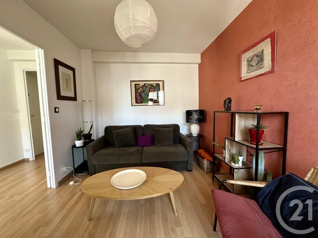 Afficher la photo en grand Appartement à vendre - 3 pièces - 53.2 m2 - TOULON - 83 - PROVENCE-ALPES-COTE-D-AZUR - Century 21 Le Mourillon