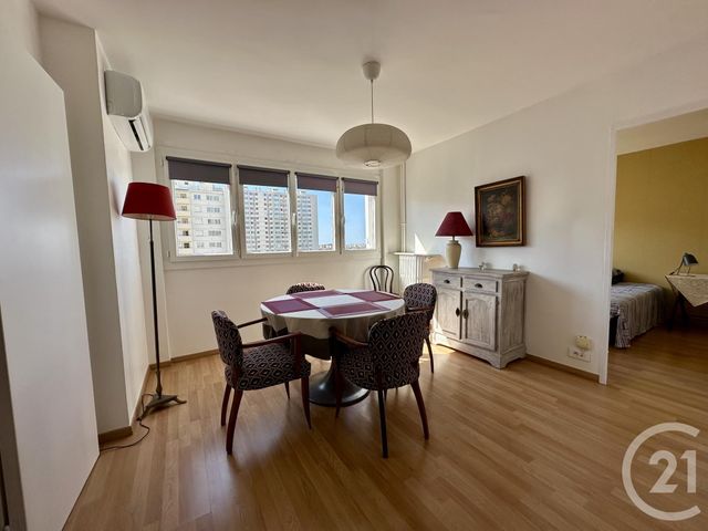 Afficher la photo en grand Appartement à vendre - 3 pièces - 53.2 m2 - TOULON - 83 - PROVENCE-ALPES-COTE-D-AZUR - Century 21 Le Mourillon