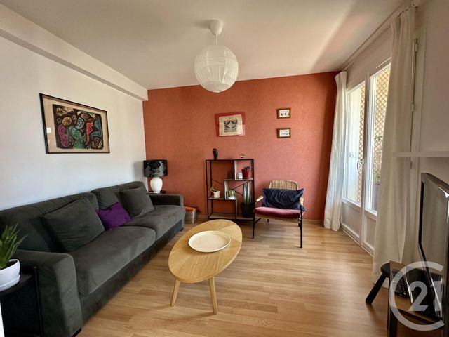 Afficher la photo en grand Appartement à vendre - 3 pièces - 53.2 m2 - TOULON - 83 - PROVENCE-ALPES-COTE-D-AZUR - Century 21 Le Mourillon