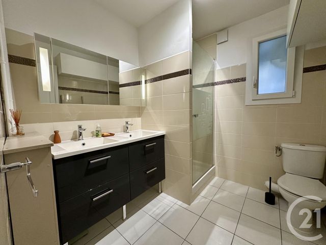 Afficher la photo en grand Appartement à vendre - 3 pièces - 53.2 m2 - TOULON - 83 - PROVENCE-ALPES-COTE-D-AZUR - Century 21 Le Mourillon