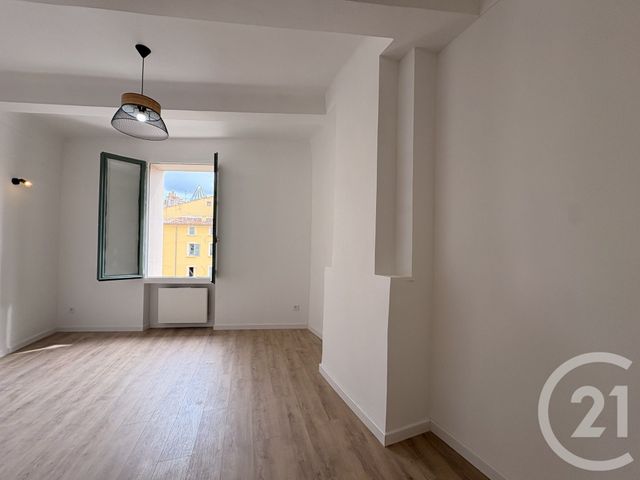 Appartement F1 à vendre - 1 pièce - 27.1 m2 - TOULON - 83 - PROVENCE-ALPES-COTE-D-AZUR - Century 21 Le Mourillon