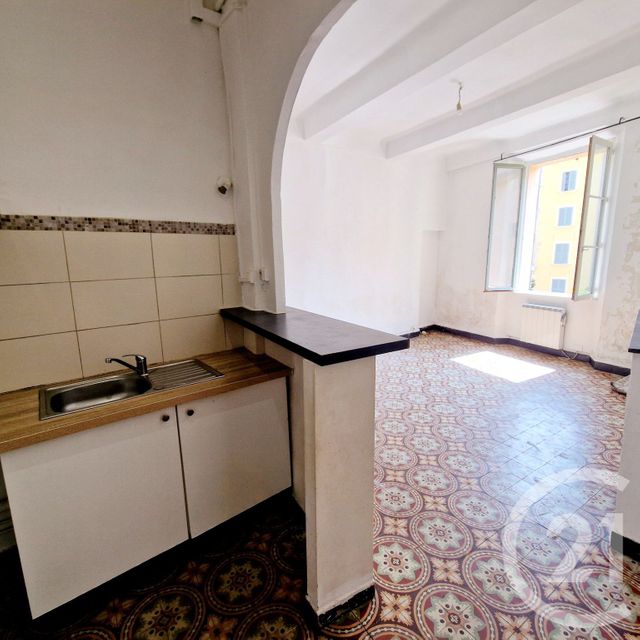 Appartement F1 à vendre - 1 pièce - 25.4 m2 - TOULON - 83 - PROVENCE-ALPES-COTE-D-AZUR - Century 21 Le Mourillon