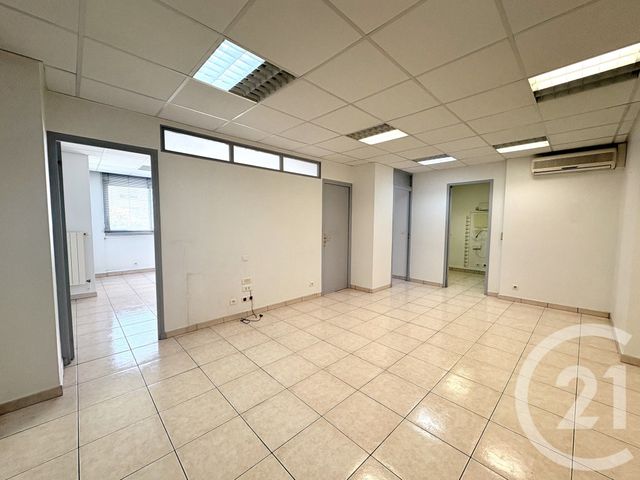 Afficher la photo en grand divers à vendre - 103.0 m2 - TOULON - 83 - PROVENCE-ALPES-COTE-D-AZUR - Century 21 Le Mourillon
