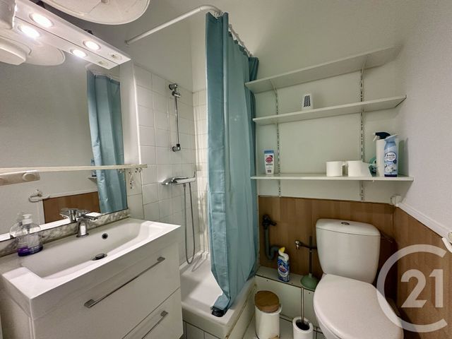 Appartement F1 à vendre - 1 pièce - 24.0 m2 - TOULON - 83 - PROVENCE-ALPES-COTE-D-AZUR - Century 21 Le Mourillon