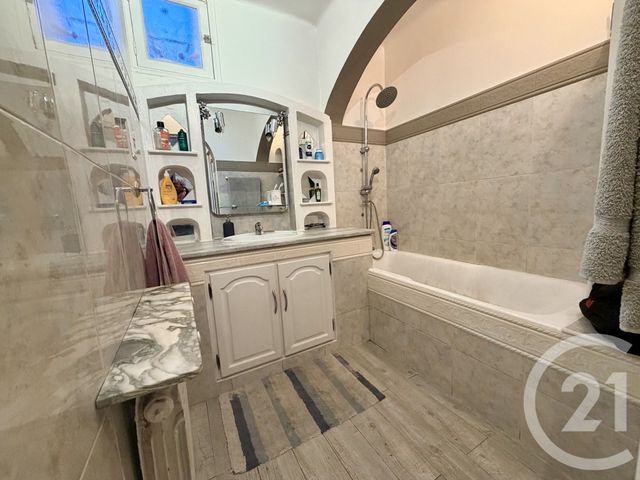 Appartement T4 à vendre - 4 pièces - 80.0 m2 - TOULON - 83 - PROVENCE-ALPES-COTE-D-AZUR - Century 21 Le Mourillon