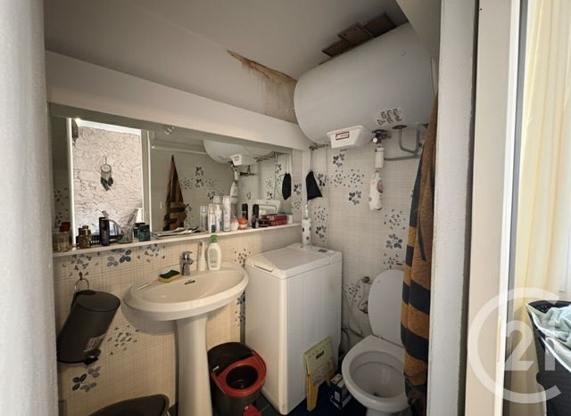 Appartement F1 bis à vendre - 2 pièces - 27.17 m2 - TOULON - 83 - PROVENCE-ALPES-COTE-D-AZUR - Century 21 Le Mourillon