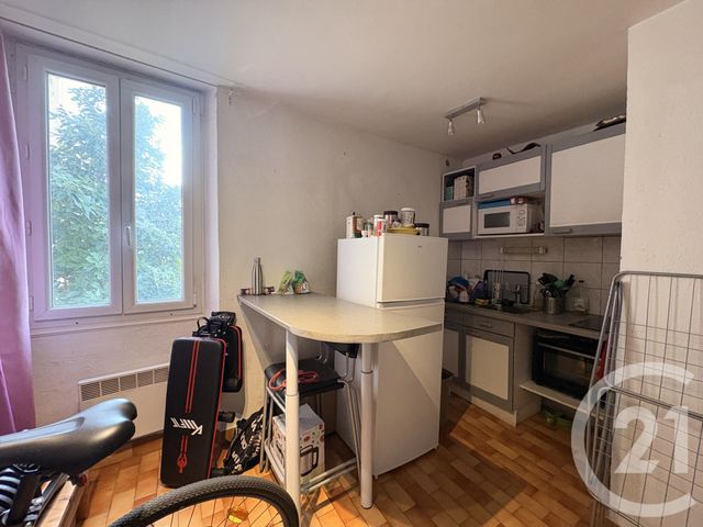 Appartement F1 bis à vendre - 2 pièces - 27.17 m2 - TOULON - 83 - PROVENCE-ALPES-COTE-D-AZUR - Century 21 Le Mourillon