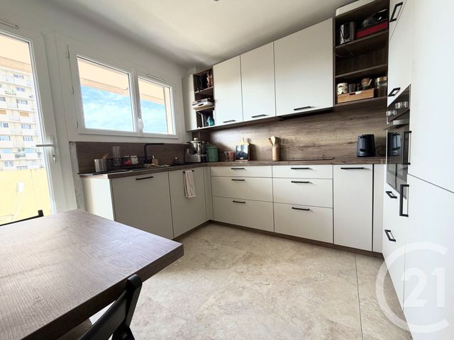 Appartement F4 à vendre - 4 pièces - 90.0 m2 - TOULON - 83 - PROVENCE-ALPES-COTE-D-AZUR - Century 21 Le Mourillon