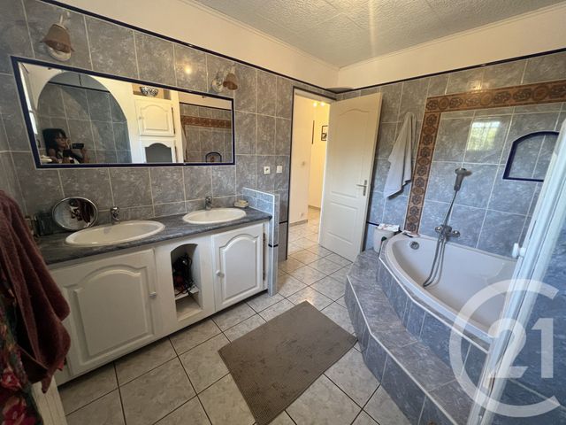 maison à vendre - 6 pièces - 170.0 m2 - ROCBARON - 83 - PROVENCE-ALPES-COTE-D-AZUR - Century 21 Le Mourillon