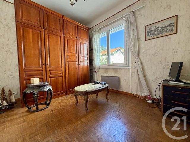 Appartement F4 à vendre - 4 pièces - 90.0 m2 - TOULON - 83 - PROVENCE-ALPES-COTE-D-AZUR - Century 21 Le Mourillon